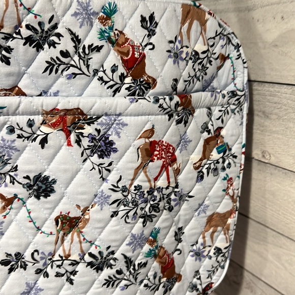 NWT vera Bradley large traveler bag merry mischeif snow day - Picture 6 of 8